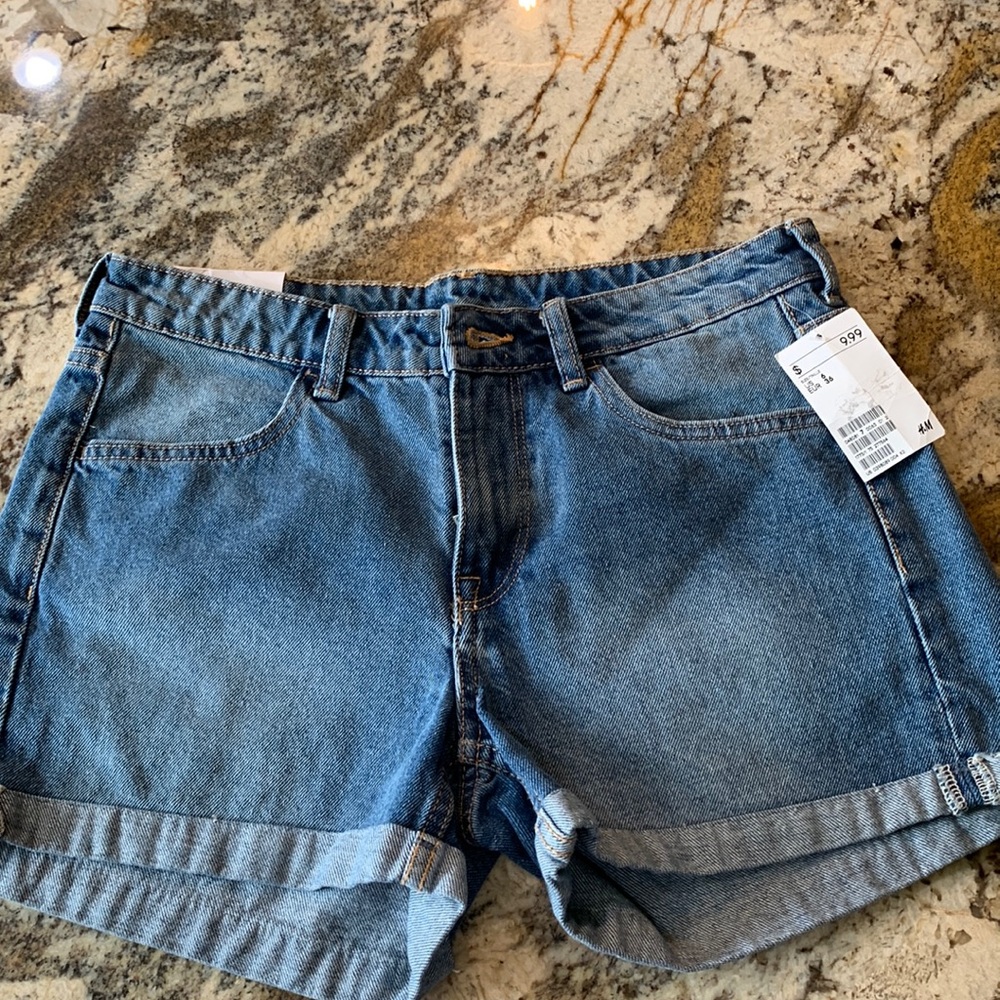 NWT H&M Denim Shorts women’s size 6